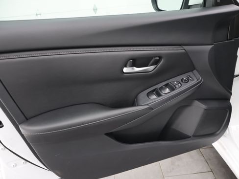 Used 2024 Nissan Sentra SV FWD image 36