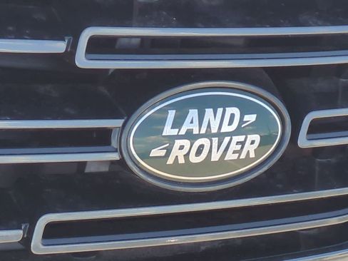 New 2025 Land Rover Range Rover Long Wheelbase SE image 11