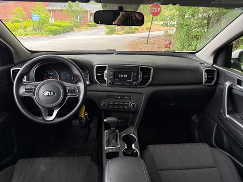 Used 2019 Kia Sportage LX FWD image 4