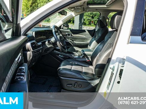 Used 2024 Kia Telluride EX w/ EX Captain's Chair Package FWD image 18