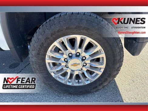 Used 2022 Chevrolet Silverado 2500 High Country w/ Z71 Off-Road Package image 18