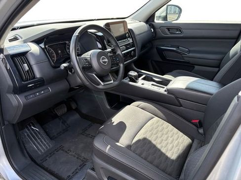 Used 2025 Nissan Pathfinder SV FWD image 12