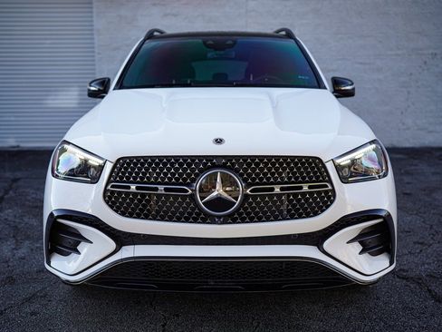 Used 2024 Mercedes-Benz GLE 450e 4MATIC image 4