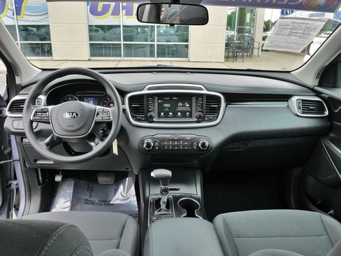 Used 2020 Kia Sorento L FWD image 18