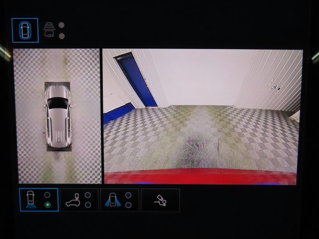 Used 2026 GMC Acadia AT4 w/ LPO, Floor Liner Package AWD/4WD image 20