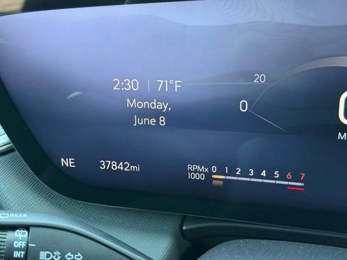 Certified 2025 Buick Enclave Preferred AWD/4WD image 3