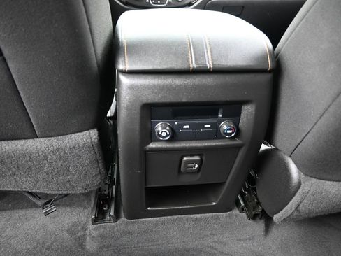 Used 2021 Chevrolet Traverse LS image 33