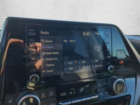 Used 2020 Toyota Highlander XLE image 20