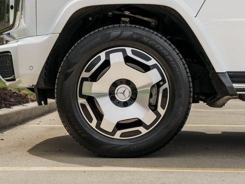 Used 2025 Mercedes-Benz G 550 image 26