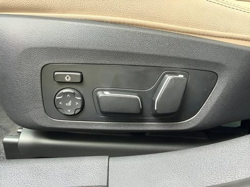 New 2026 BMW 330i Sedan w/ M Sport Package RWD image 11