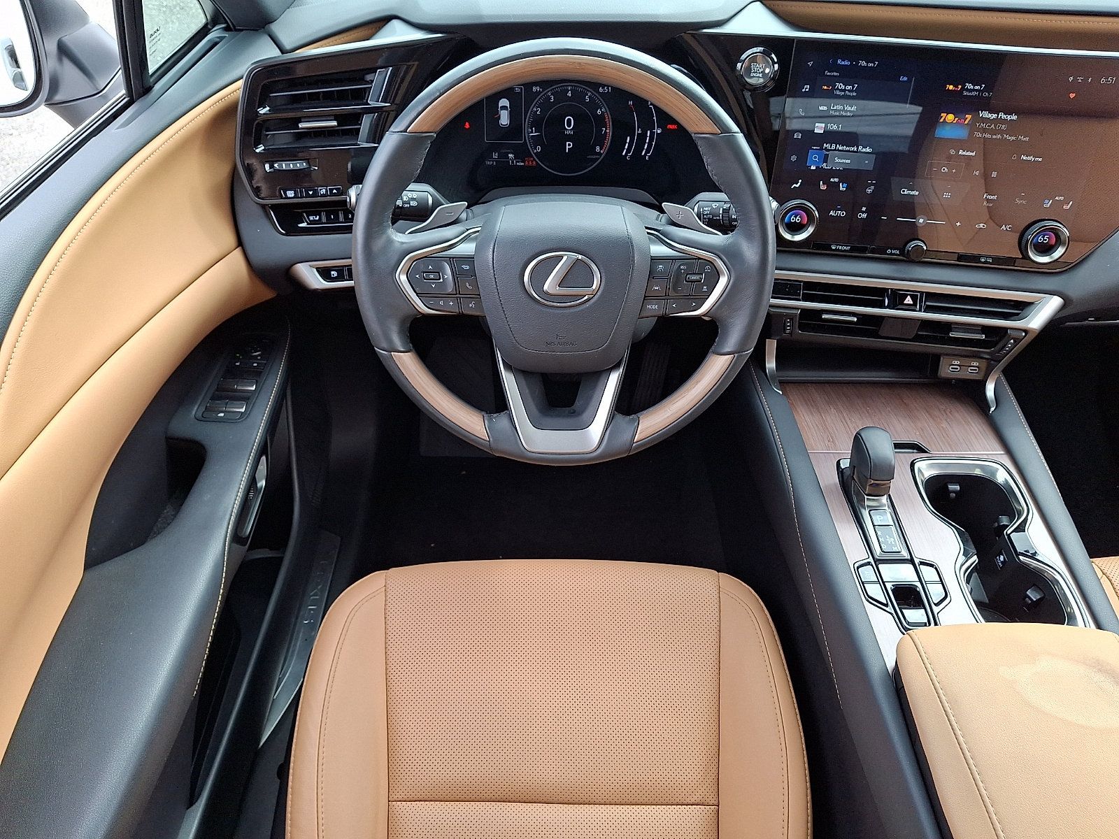 Used 2023 Lexus RX 350 Premium w/ Accessory Package AWD/4WD image 12