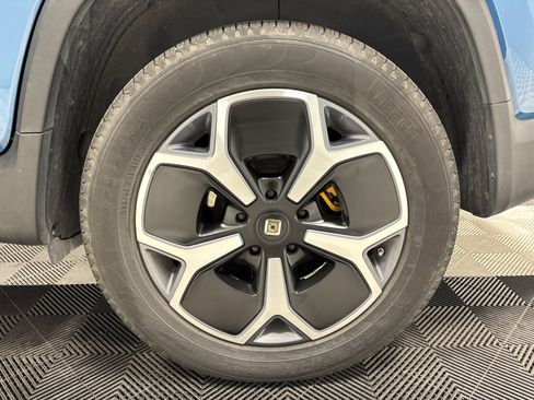 Used 2023 Rivian R1T Adventure image 10