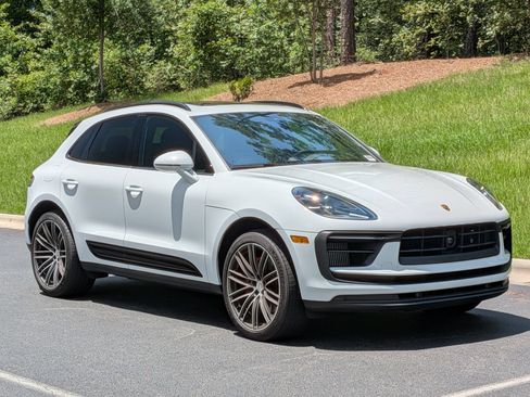 Certified 2025 Porsche Macan S AWD/4WD image 26
