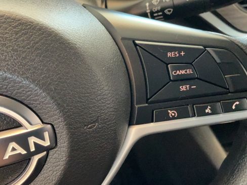 Used 2025 Nissan Altima 2.5 SV FWD image 15