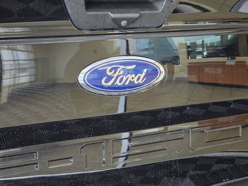 Used 2018 Ford F150 XLT w/ Equipment Group 302A Luxury image 14