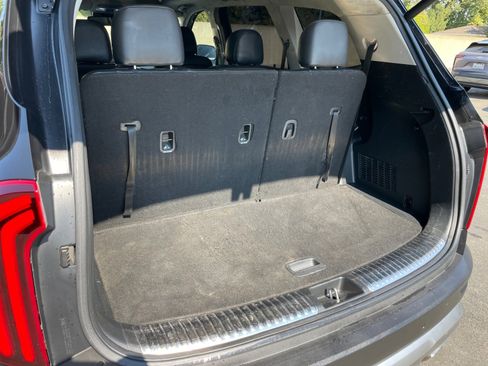 Used 2020 Kia Telluride SX w/ SX Prestige Package image 28