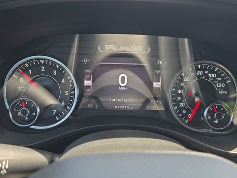 Used 2023 RAM 1500 Laramie AWD/4WD image 10