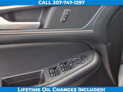 Used 2023 Ford Edge SEL image 11