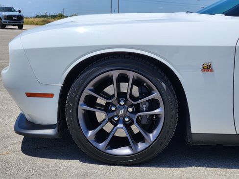 Used 2023 Dodge Challenger R/T Scat Pack RWD image 9