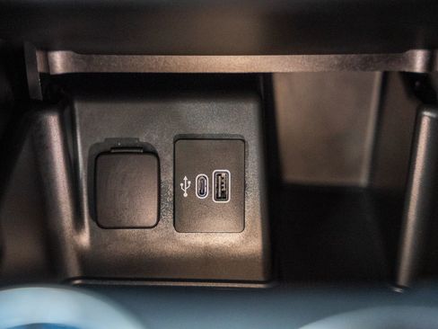 Certified 2025 Ford Explorer Active w/ Active Comfort Package image 30