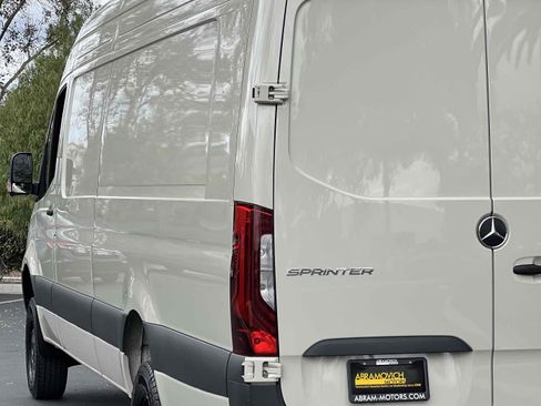 Used 2025 Mercedes-Benz Sprinter 2500 image 44