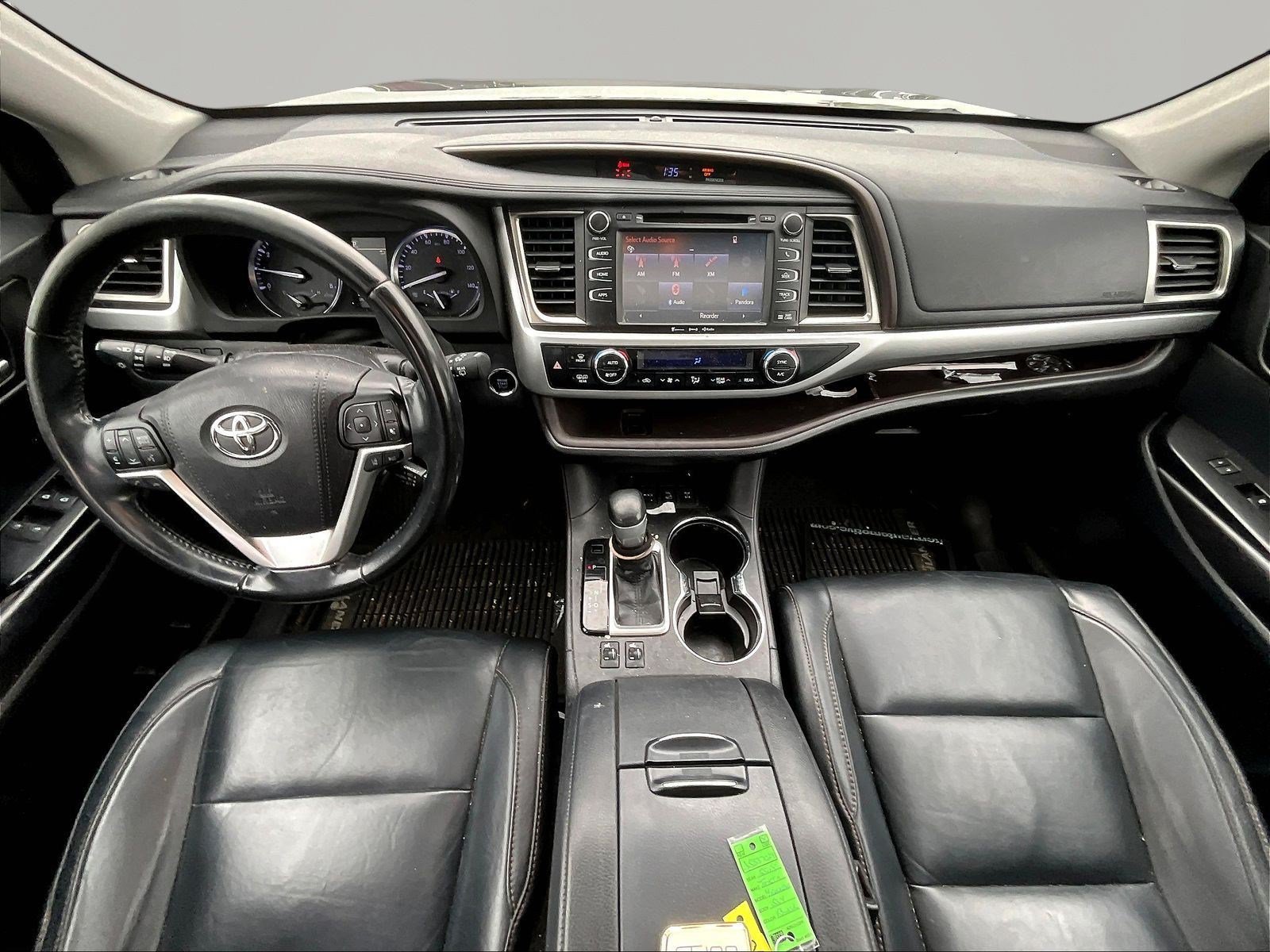 Used 2018 Toyota Highlander XLE AWD/4WD image 7