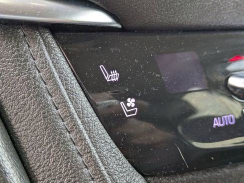 Used 2018 Cadillac XT5 Premium Luxury image 24