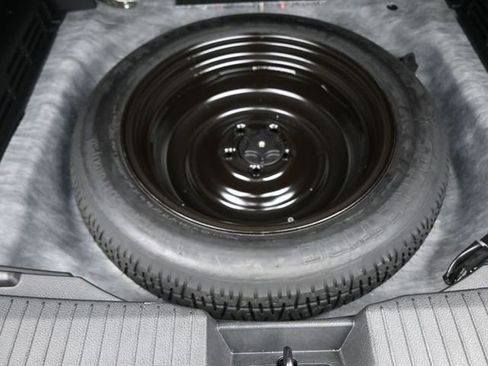 Used 2025 Nissan Rogue SV image 14