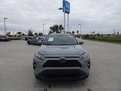 Used 2019 Toyota RAV4 XLE image 2