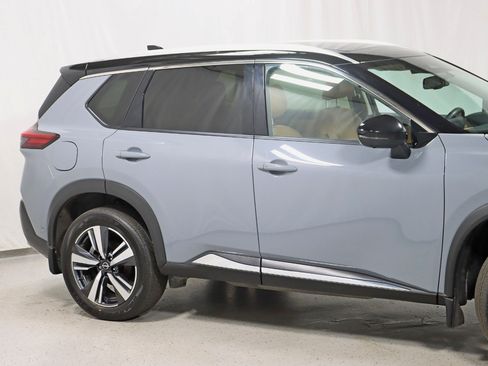 Used 2023 Nissan Rogue Platinum AWD/4WD image 3