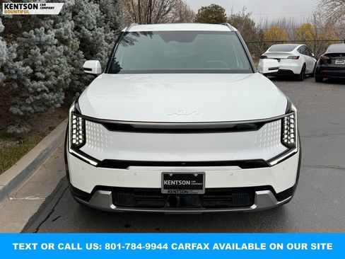 Used 2024 Kia EV9 Land image 2