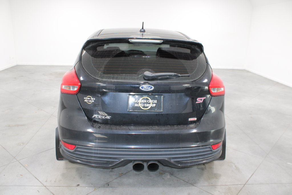 Used 2017 Ford Focus ST FWD image 8