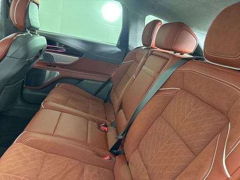 Used 2025 Lincoln Nautilus Black Label image 13