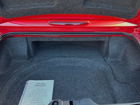 Used 2004 Ford Thunderbird image 10