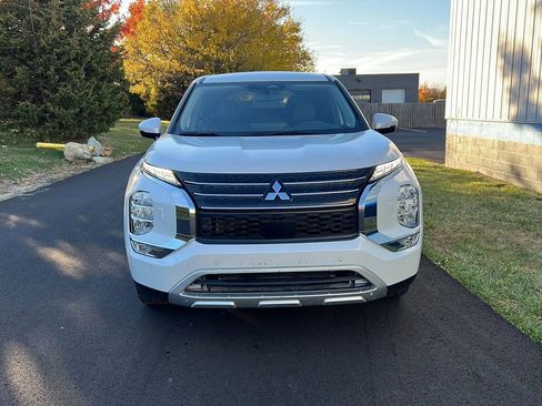 Used 2024 Mitsubishi Outlander Ralliart image 2