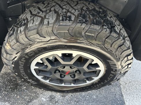 Used 2026 Toyota Tacoma SR5 AWD/4WD image 6