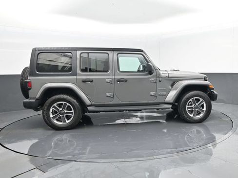 Used 2019 Jeep Wrangler Unlimited Sahara w/ Dual Top Group AWD/4WD image 4