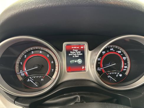 Used 2017 Dodge Journey SE w/ Flexible Seating Group image 10