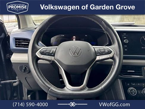 Used 2024 Volkswagen Taos SE FWD image 17