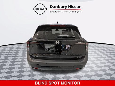 Certified 2025 Nissan Kicks SV w/ SV Premium Package AWD/4WD image 5