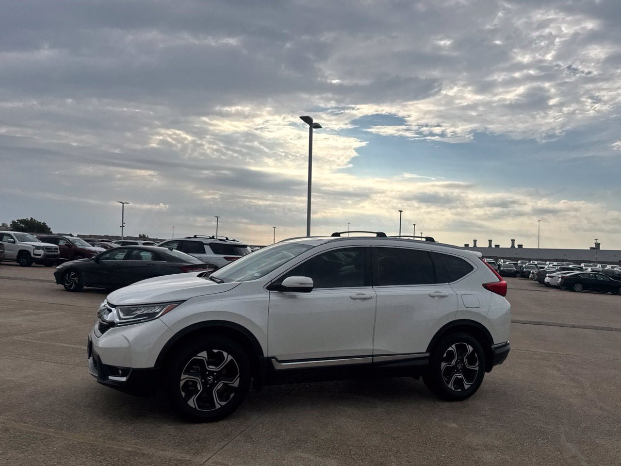 Used 2018 Honda CR-V Touring image 10