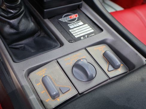 Used 1990 Chevrolet Corvette ZR-1 image 25