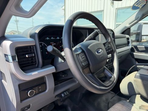 Used 2023 Ford F450 XLT AWD/4WD image 15