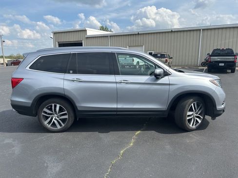 Used 2017 Honda Pilot Touring image 8