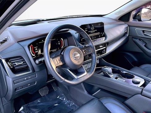 Used 2023 Nissan Rogue Platinum w/ Platinum Premium Package image 17