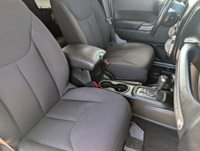 Used 2014 Jeep Wrangler Unlimited Sport w/ Quick Order Package 24S AWD/4WD image 23