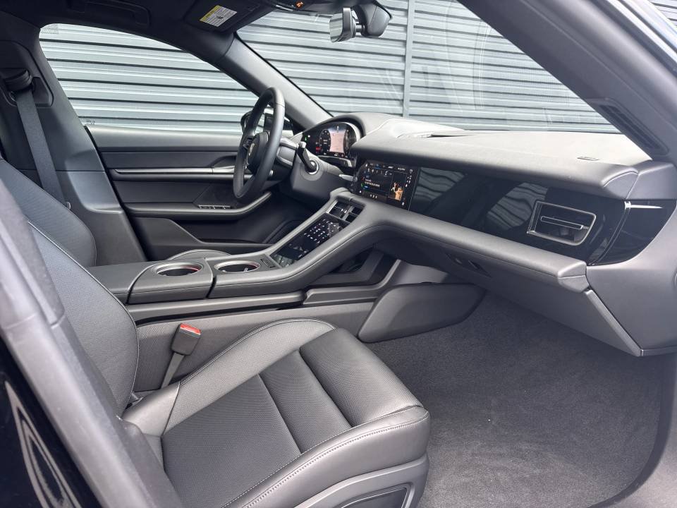 Certified 2025 Porsche Taycan w/ Premium Package RWD image 13