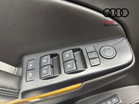 Used 2017 GMC Yukon Denali image 28