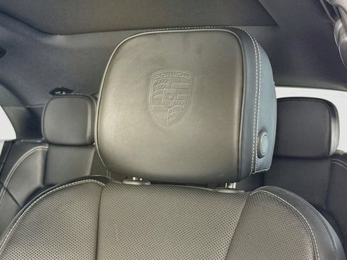 Certified 2024 Porsche Macan AWD/4WD image 25