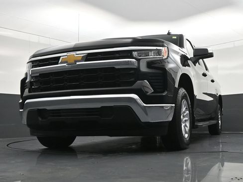 Used 2025 Chevrolet Silverado 1500 LT RWD image 30